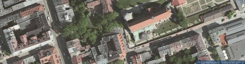 Zdjęcie satelitarne Krakov, Kazimierz, Kostel božího Těla, znak polsko-litevské unie