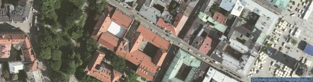 Zdjęcie satelitarne Krakov, Stare Miasto, Jagellonská univerzita, podloubí se sloupy