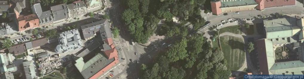 Zdjęcie satelitarne Krakov, Stare Miasto, sady v okolí centra města II