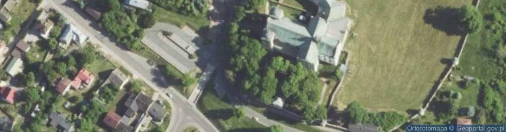 Zdjęcie satelitarne Mstów mury przykościelne 01.08.09 p