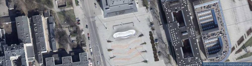 Zdjęcie satelitarne Nowa fontanna plac Dąbrowskiego