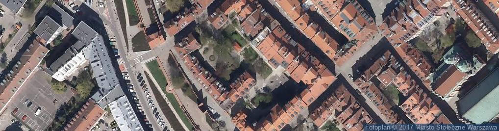 Zdjęcie satelitarne Old Town backyard