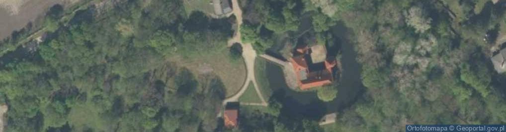 Zdjęcie satelitarne Oporów zamek 2