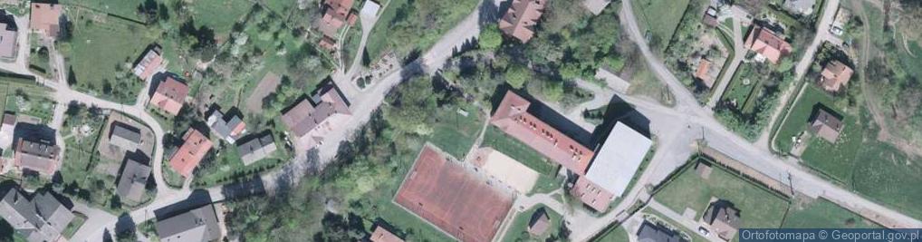 Zdjęcie satelitarne POL Cisownica Szkoła Podstawowa im. Jury Gajdzicy