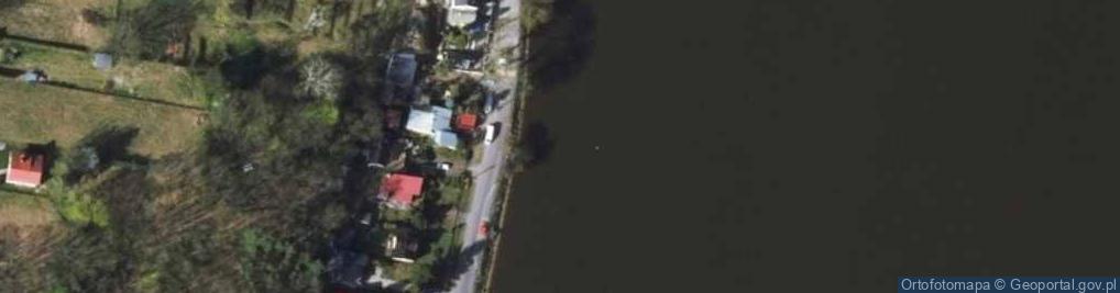 Zdjęcie satelitarne Serock, pohled na jezero