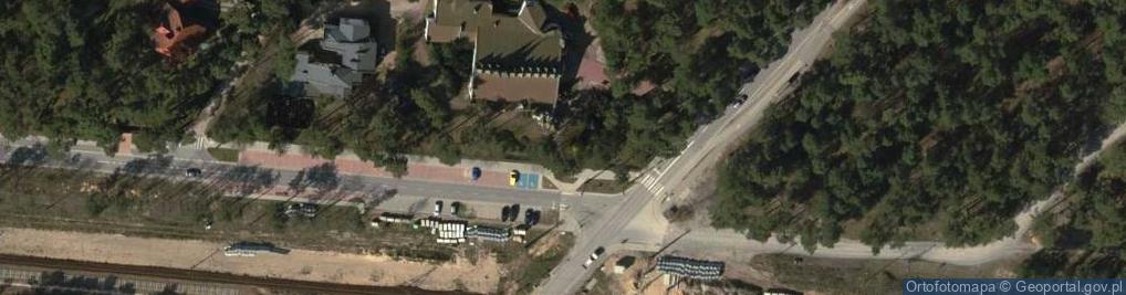 Zdjęcie satelitarne Śródborów kościół2