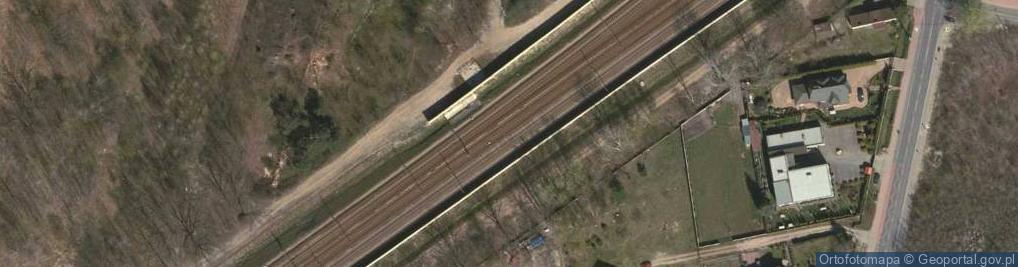 Zdjęcie satelitarne Stacja kolejowa Kobyłka Ossów(2)