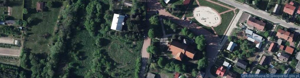 Zdjęcie satelitarne Stężyca kościół św. Marcina front