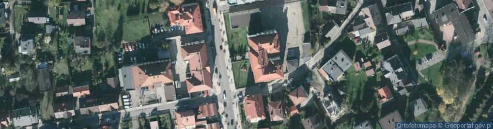 Zdjęcie satelitarne Szkoła Podstawowa Nr 1 w Skoczowie im. Gustawa Morcinka 02 tablica
