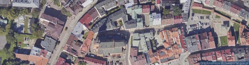 Zdjęcie satelitarne Tarnów, centrum města, malba na budově náboženské školy