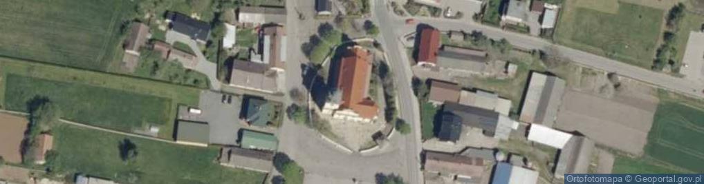 Zdjęcie satelitarne Tarnow opolski kosciol