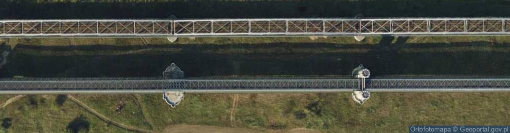 Zdjęcie satelitarne Tczew, dělníci na železničním mostě