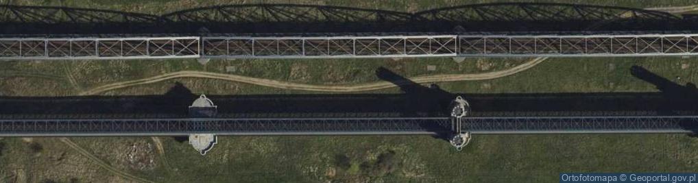 Zdjęcie satelitarne Tczew, natírání železničního mostu