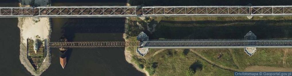 Zdjęcie satelitarne Tczew, silniční most, oddělené části konstrukce