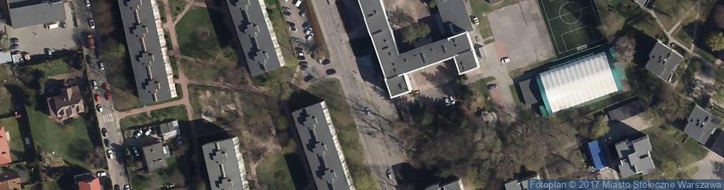 Zdjęcie satelitarne Warszawa-Ursus, szkola przy Sosnkowskiego