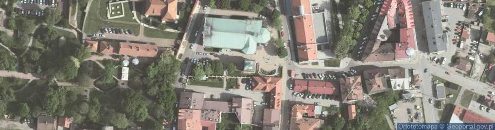 Zdjęcie satelitarne Wieliczska, kostelní věže