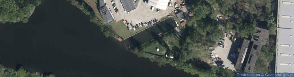 Zdjęcie satelitarne Wrocław 2010-07-25 - 138; Kanał Żeglugowy, wejście do wojskowego portu paliw płynnych