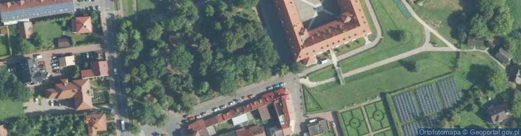 Zdjęcie satelitarne Zamek-niepolomice