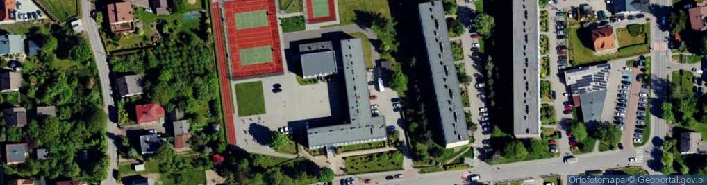 Zdjęcie satelitarne Powiatowy Zespół Nr 11 Szkół Ogólnokształcących Im. Stanisława Wyspiańskiego