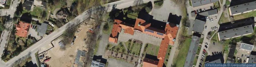 Zdjęcie satelitarne Powiatowy Zespół Szkół Nr 2 Im. Bohaterskiej Załogi Orp 'Orzeł'