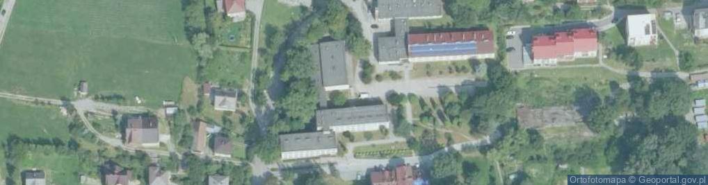 Zdjęcie satelitarne Zespół Szkół im. Komisji Edukacji Narodowej w Tymbarku