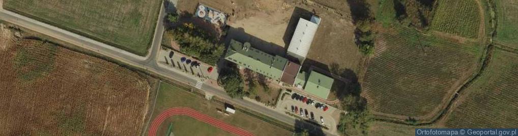 Zdjęcie satelitarne Zespół Szkół w Chrostkowie