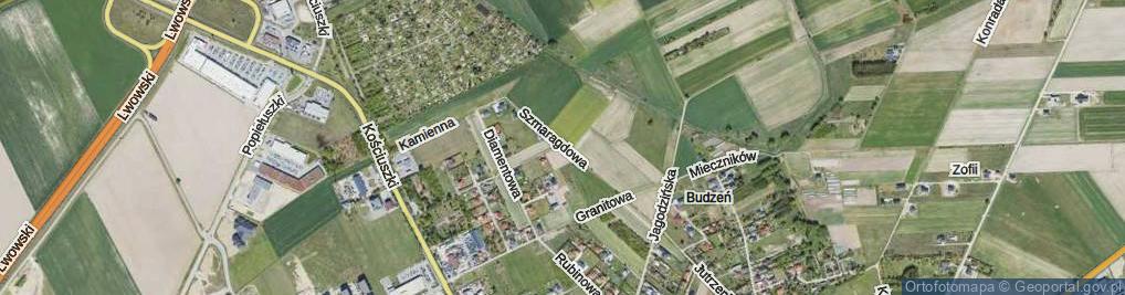 Zdjęcie satelitarne Szmaragdowa ul.