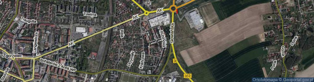 Zdjęcie satelitarne Szmaragdowa ul.
