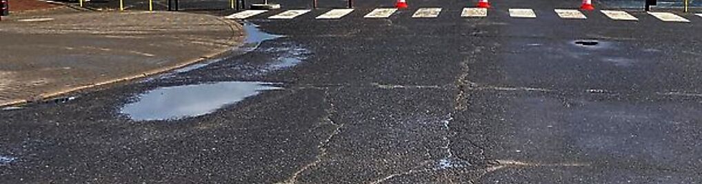Zdjęcie w galerii Parking Zamkowy NAD STAWEM Dozorowany nr 7
