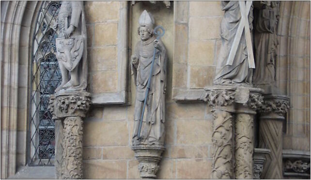 Architectural details of facade of Wrocław Cathedral 3, Wrocław 50-329 - Zdjęcia