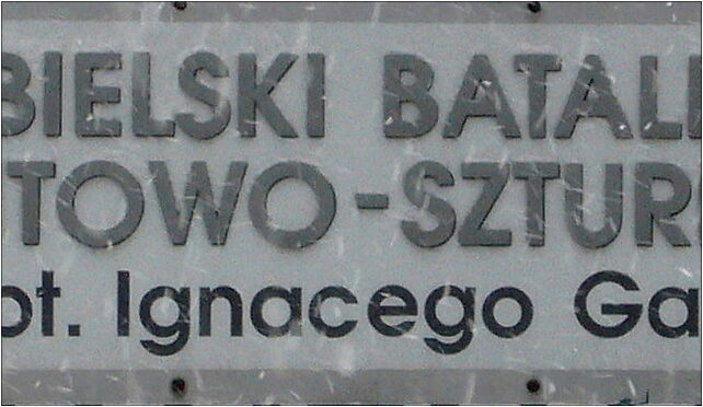 Bielsko-Biała, Garnizon 4 (tabliczka), Bardowskiego Piotra 6 43-300 - Zdjęcia