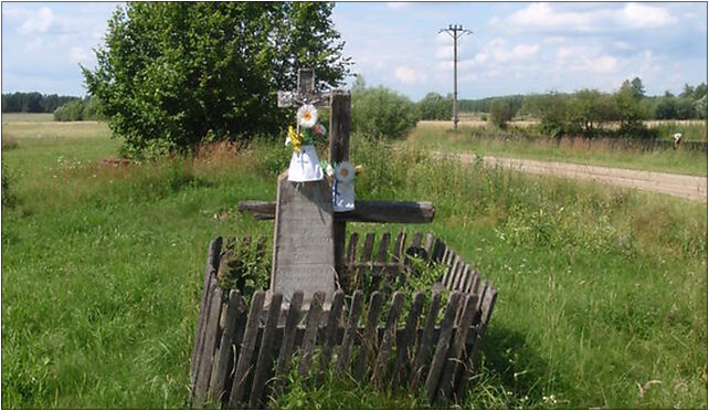 Bobrowka-gmCzeremcha-kapliczka-wyjazd2, Bobrówka - Zdjęcia