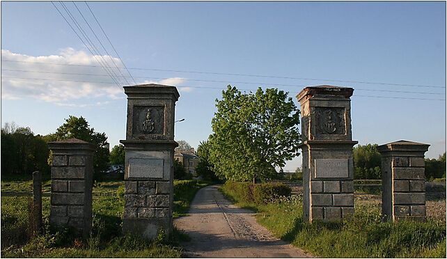 Brama Kisielnickich w Stawiskach, Stawiski - Zdjęcia