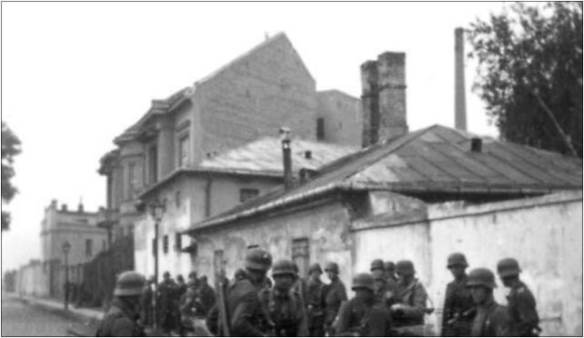 Bundesarchiv Bild 101I-695-0411-06A, Warschauer Aufstand, Soldaten mit Goliath 01-067 - Zdjęcia