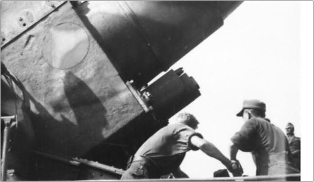 Bundesarchiv Bild 101I-695-0424-25A, Warschauer Aufstand, Mörser Karl od 01-119 do 01-128 - Zdjęcia