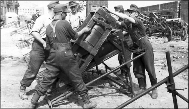 Bundesarchiv Bild 101I-696-0426-10, Warschauer Aufstand, Raketenwerfer-Einsatz 01-017 - Zdjęcia