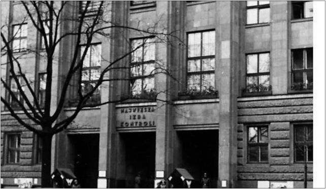 Bundesarchiv Bild 121-0286, Warschau, Stabsgebäude der Kdo. der Schutzpolizei 00-580 - Zdjęcia