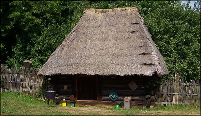 Chorzów - Skansen - Szopa na siano z Kobióra, Harcerska, al. 41-503 - Zdjęcia