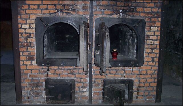 Cremator inside the crematorium Auschwitz I, Ofiar Faszyzmu 32-600 - Zdjęcia