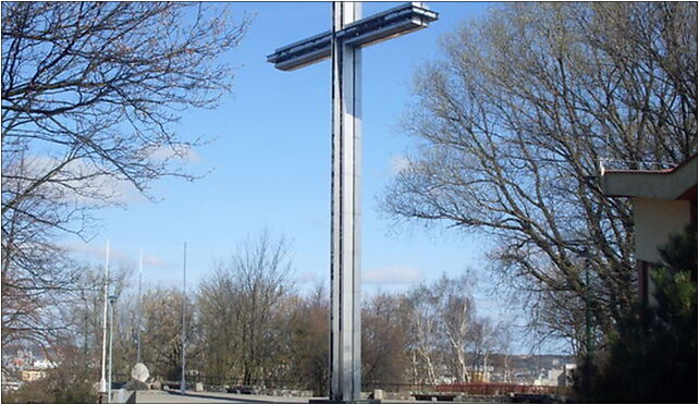 Cross on Kamienna Góra in Gdynia - view from Adama Mickiewicza Street 81-375 - Zdjęcia
