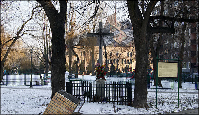 Cross on the Osiedle Szklane Domy,Nowa Huta,Krakow,Poland, Kraków od 31-752 do 31-974 - Zdjęcia