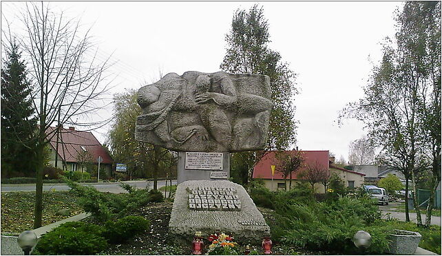 Gostycyn pomnik, Bydgoska237, Gostycyn 89-520 - Zdjęcia