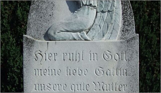 Gravestone in Brynica (Brinnitz), Powstańców Śląskich461 55 46-024 - Zdjęcia
