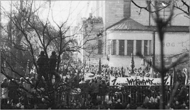 Jerzy Popieluszko Funeral - 37, Felińskiego Alojzego 54, Warszawa od 01-530 do 01-784 - Zdjęcia