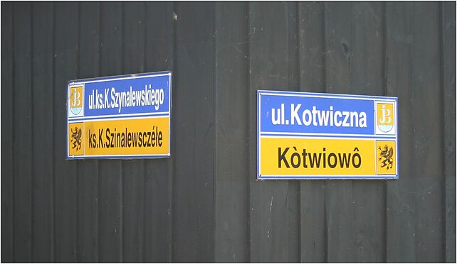 Kuźnica - Bilangual signs 01, Szynalewskiego, ks. 5, Jastarnia 84-130 - Zdjęcia