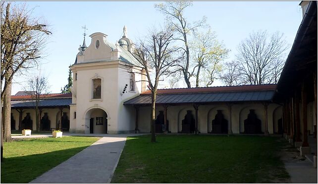 Lezajsk, dziedziniec klasztorny, Mariacki, pl.77, Leżajsk 37-300 - Zdjęcia