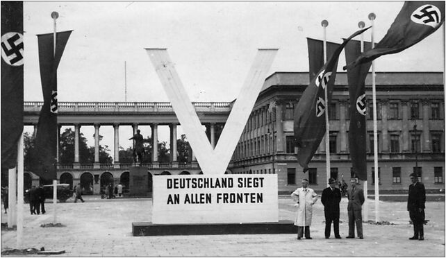 Nazi Propaganda - V-Deutschland Siegt An Allen Fronten, Warszawa 00-068 - Zdjęcia