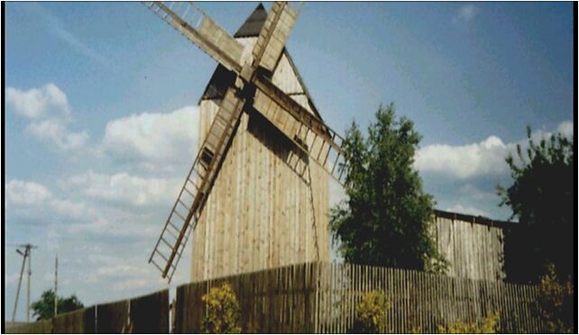 Ożarów (woj łódzkie)-wiatrak, Kapkaz, Kapkaz 98-345 - Zdjęcia