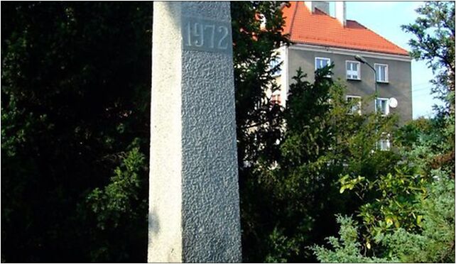 Obelisk przed urzędem miasta w Lublińcu, Cegielniana, Lubliniec 42-700 - Zdjęcia