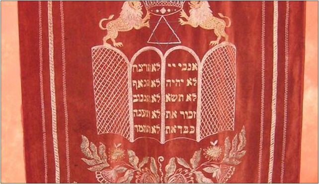 Parochet Bielsko - pochodzacy z synagogi Maharszala, 3 Maja942 9 43-300 - Zdjęcia